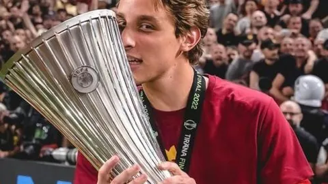 PSG巅峰对决利物浦，轻松克敌雷恩